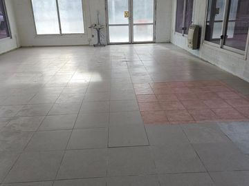 Local en Av Jose E. Uriburu al 1500 - Ex Ruta Nacional N° 8 - PILAR