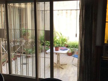 Casa de 4 ambientes a la venta en Villa Urquiza