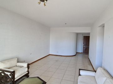 Departamento  de 3 ambientes con cochera en Florida