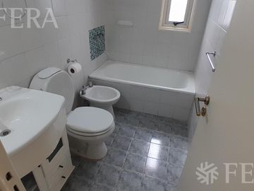 Alquiler Departamento 3 ambientes con balcón en Wilde
