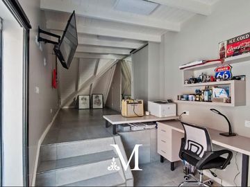 CASA EN VENTA BELGRANO ZONA DE EMBAJADAS 7 AMB.