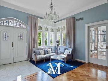 CASA EN VENTA BELGRANO ZONA DE EMBAJADAS 7 AMB.