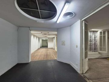 EXCELENTE LOCAL FOCO COMERCIAL - 2 PLANTAS - 715 m2