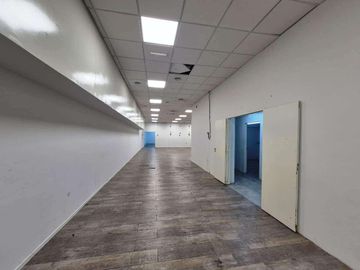 EXCELENTE LOCAL FOCO COMERCIAL - 2 PLANTAS - 715 m2