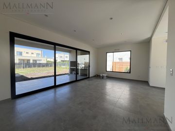 Venta Casa a estrenar 4 Ambientes-  Santa Emilia Pilar del Este