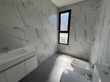 Venta Casa a estrenar 4 Ambientes-  Santa Emilia Pilar del Este