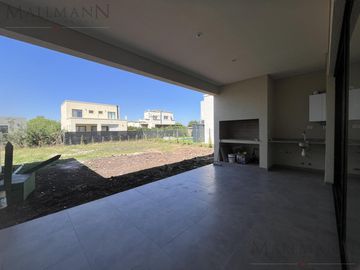 Venta Casa a estrenar 4 Ambientes-  Santa Emilia Pilar del Este