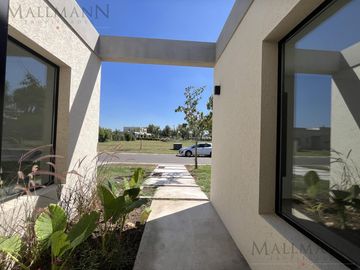 Venta Casa a estrenar 4 Ambientes-  Santa Emilia Pilar del Este