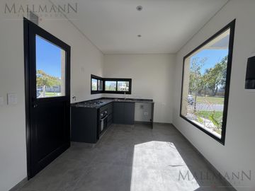 Venta Casa a estrenar 4 Ambientes-  Santa Emilia Pilar del Este