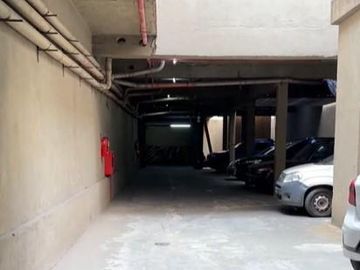 Venta cochera cubierta en Almagro