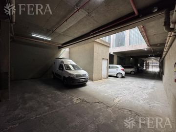 Venta cochera cubierta en Almagro