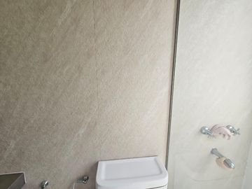 Casa en  alquiler anual 4 dormitorios en Santa Bárbara, en isla chica, excelente ubicación y diseño