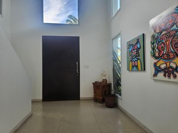 Casa en  alquiler anual 4 dormitorios en Santa Bárbara, en isla chica, excelente ubicación y diseño
