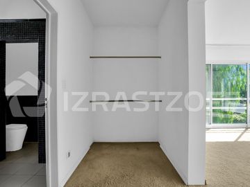 Casa en  alquiler anual 4 dormitorios en Santa Bárbara, en isla chica, excelente ubicación y diseño