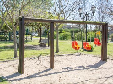 Casa en  alquiler anual 4 dormitorios en Santa Bárbara, en isla chica, excelente ubicación y diseño