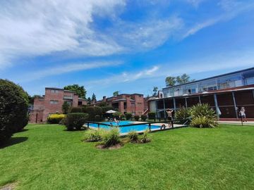 DEPARTAMENTO DUPLEX 3 AMB VENTA COCHERA AMENIT