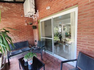 DEPARTAMENTO DUPLEX 3 AMB VENTA COCHERA AMENIT