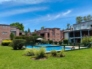 DEPARTAMENTO DUPLEX 3 AMB VENTA COCHERA AMENIT