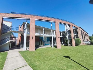 DEPARTAMENTO DUPLEX 3 AMB VENTA COCHERA AMENIT