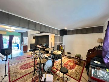 VENTA CASA NUÑEZ 8 AMBIENTES QUINCHO PILETA SUM