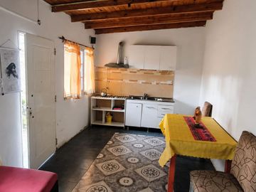CASA DE 2 AMBIENTES ALQUILER MORENO PARQUE LAVIN