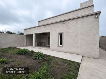 VENTA CASA DE DISEÑO EN CONSTRUCCION ZONA SUR