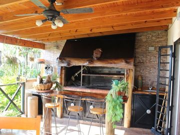 COMPLEJO DE  6 CABAÑAS Y 2 CASAS, ZONA SAN PEDRO