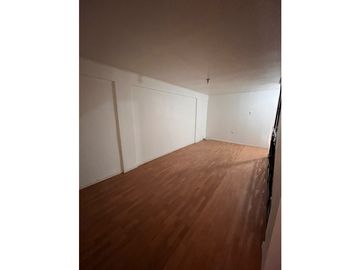 CASA PARA EMPRESA O USO HABITACIONAL – A PASOS DE LA MUNICIPALIDAD