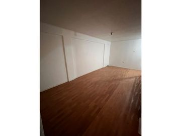 CASA PARA EMPRESA O USO HABITACIONAL – A PASOS DE LA MUNICIPALIDAD