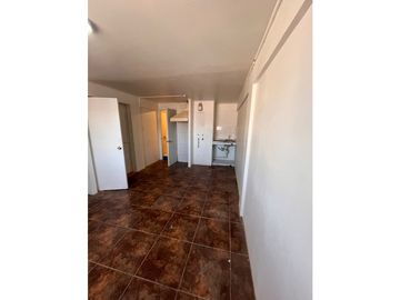 CASA PARA EMPRESA O USO HABITACIONAL – A PASOS DE LA MUNICIPALIDAD
