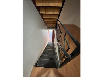 CASA PARA EMPRESA O USO HABITACIONAL – A PASOS DE LA MUNICIPALIDAD