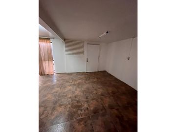 CASA PARA EMPRESA O USO HABITACIONAL – A PASOS DE LA MUNICIPALIDAD