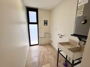 Amplio departamento en renta de nivel ejecutivo. Seguridad y gran ubicación! Conócelo