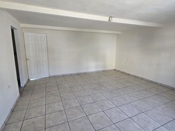 🏡 Amplia casa en renta en Lomas de la Presa – ¡Comodidad y excelente ubicación!