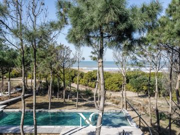 Casa en venta en Costa Esmeralda 1era linea de mar