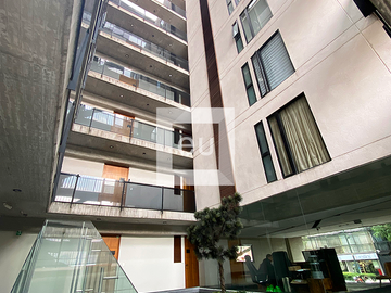 Penthouse en RENTA con roof privado en Nápoles