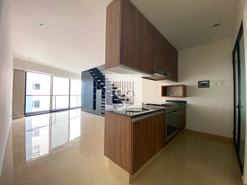 Penthouse en RENTA con roof privado en Nápoles