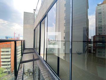 Penthouse en RENTA con roof privado en Nápoles