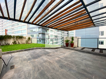 Penthouse en RENTA con roof privado en Nápoles