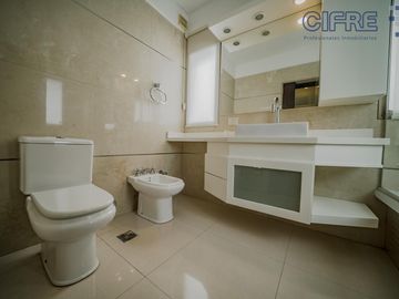 Departamento exclusivo de 5 ambientes 4 dormitorio 3 cocheras - Amenities