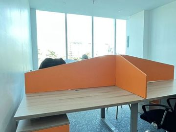 | Nueva oficina amueblada en renta, en moderna torre. |