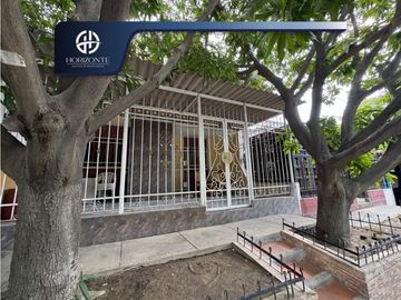 SE VENDE CASA EN LA URBANIZACIÓN EL CISNE VA PRINCIPAL