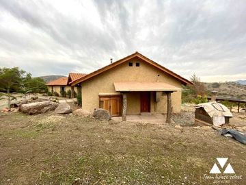 ARRIENDO, Casa chilena, amplia. 4D,4B