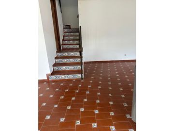 BETANIA / DOS MARES / 341M / 2 NIVELES / 3 HABITACIONES / PATIO