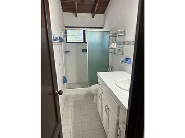 BETANIA / DOS MARES / 341M / 2 NIVELES / 3 HABITACIONES / PATIO