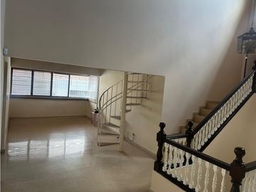 BETANIA / DOS MARES / 341M / 2 NIVELES / 3 HABITACIONES / PATIO