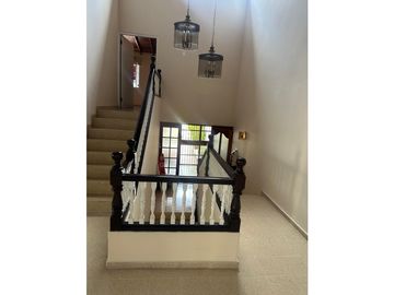 BETANIA / DOS MARES / 341M / 2 NIVELES / 3 HABITACIONES / PATIO