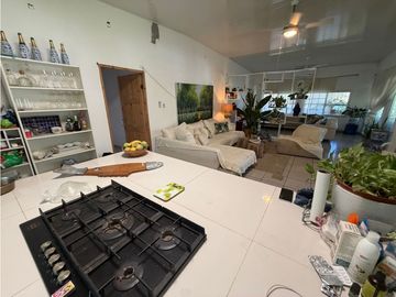 CORONADO / 1500M / 5 HABITACION /1 CUADRA DE LA PLAYA / AMPLIO TERRENO