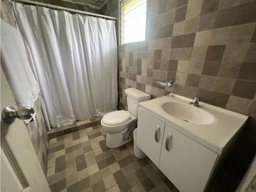 CORONADO / 1500M / 5 HABITACION /1 CUADRA DE LA PLAYA / AMPLIO TERRENO
