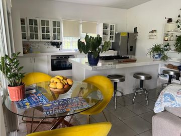 SE VENDE CASA EN CORONADO 1500M A UNA  CUADRA DE LA PLAYA